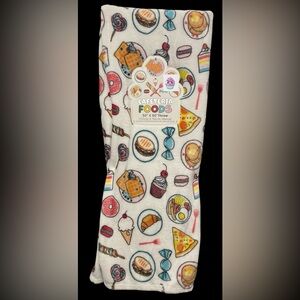 Cafeteria Foods Throw Blanket 50x60 White Multi-Color Pizza Hamburger Cookie NWT